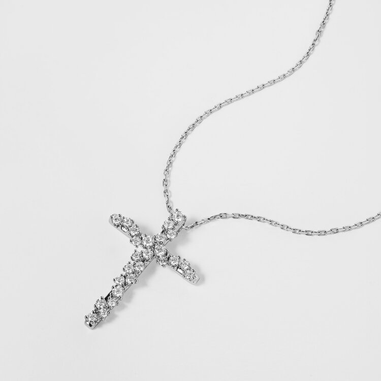 Кольє «Хрестик» у білому золоті, з діамантами 147451121