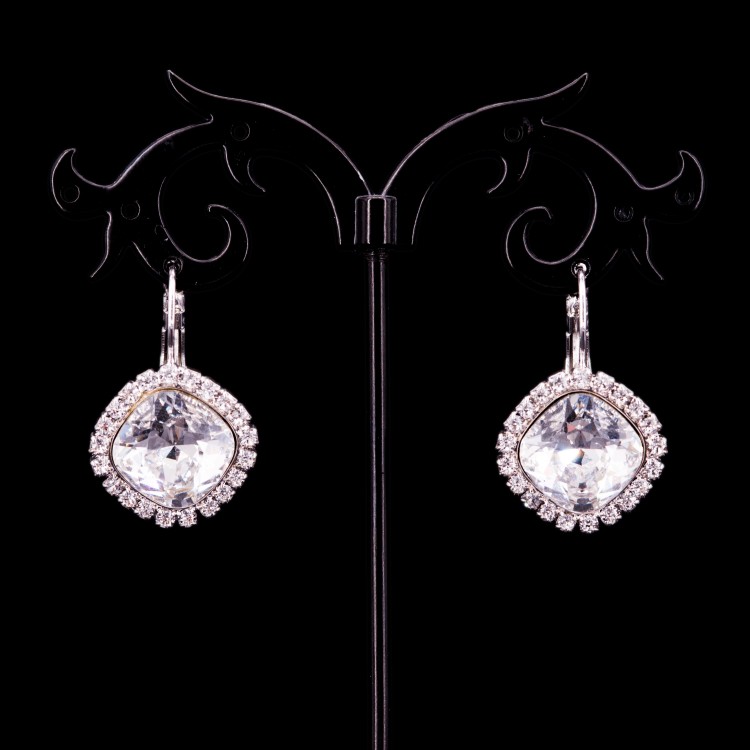 Жіночі сережки овальної форми із кристалами ніжно-світлого кольору Jablonec